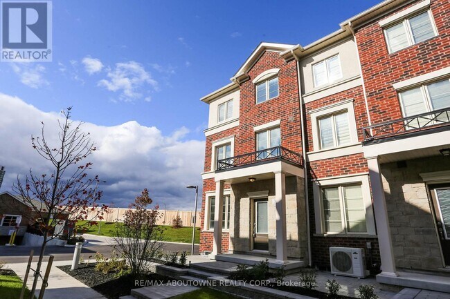 Photo du bâtiment - 636 Evans Ave.