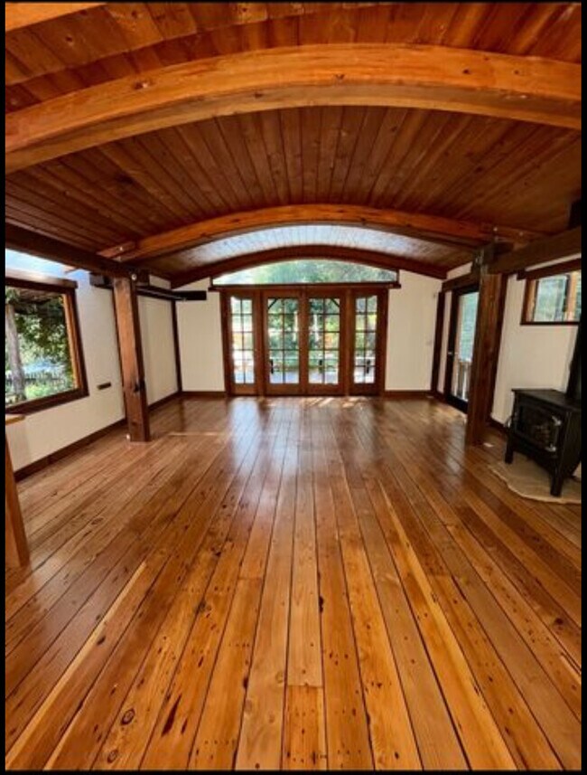 Foto del edificio - 1417 Old Topanga Canyon Rd