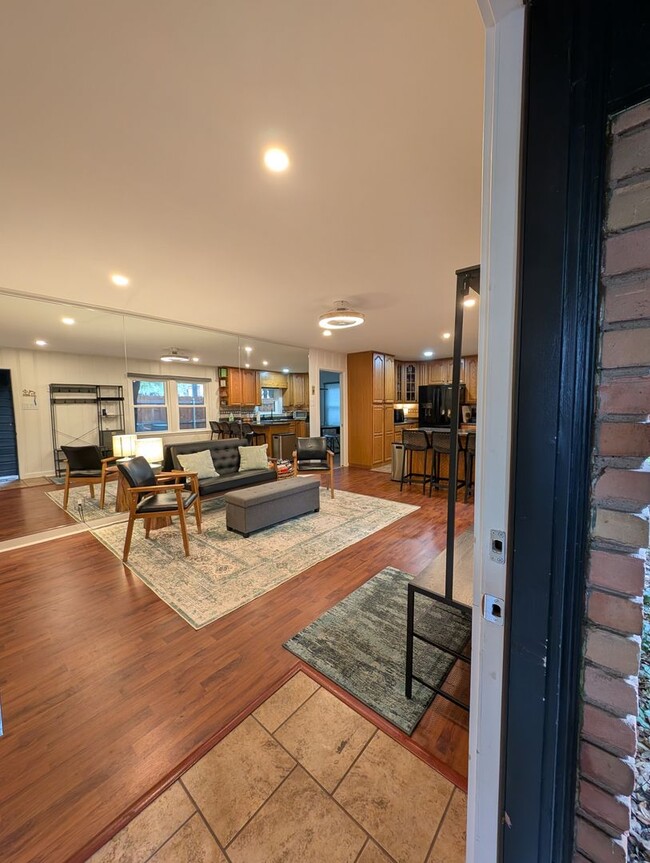 Building Photo - 4421 Cedar Mountain Dr