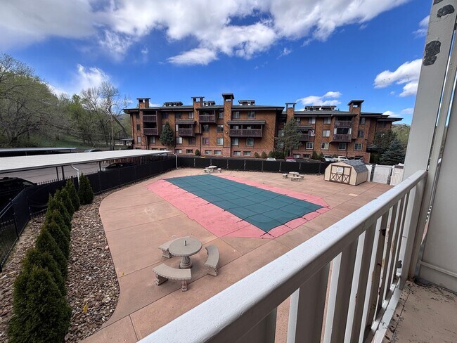 Foto del edificio - Available Now - 1 Bed 1 Bath Condo Home w/ Wall AC Unit - MileStone Real Estate Services