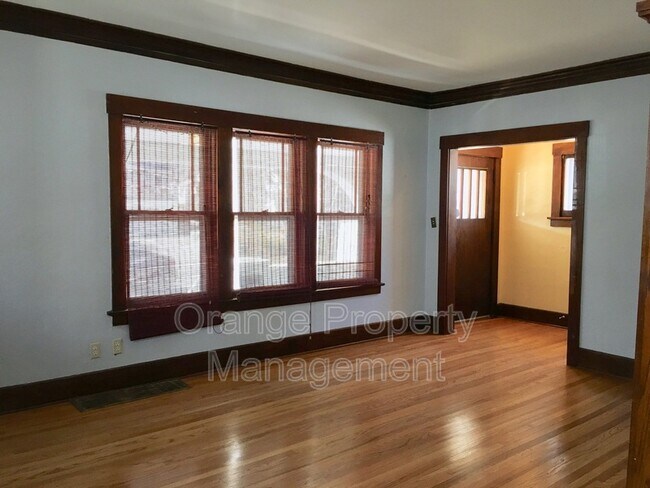 Building Photo - 905 N 50th Ave
