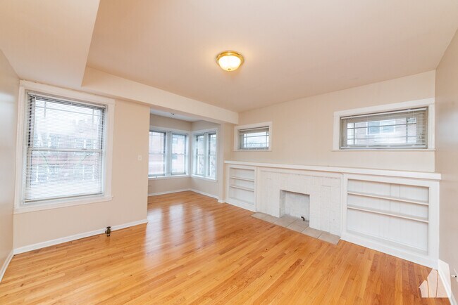 Foto del edificio - 7505 N Greenview Ave