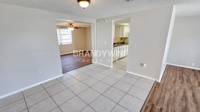 Foto del edificio - 6135 Seabreeze Dr