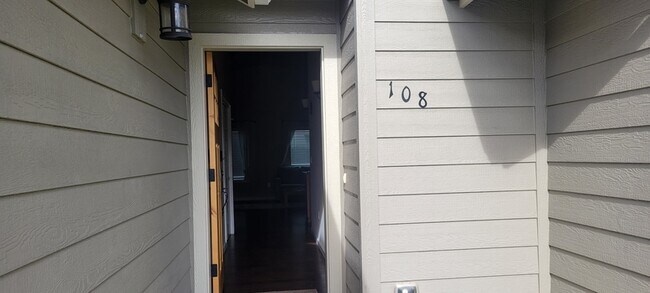 Foto del edificio - 108 SW Little Meadow Ln