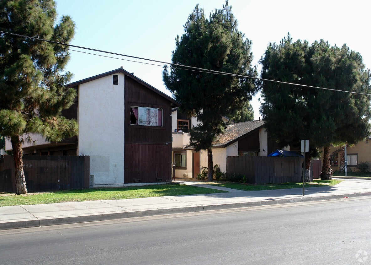 Building Photo - 1037 W Central Ave