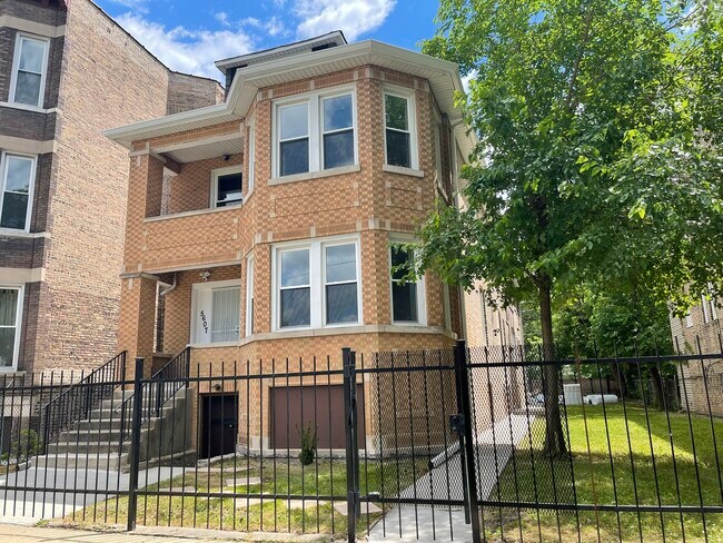 Building Photo - 5607 S Throop St