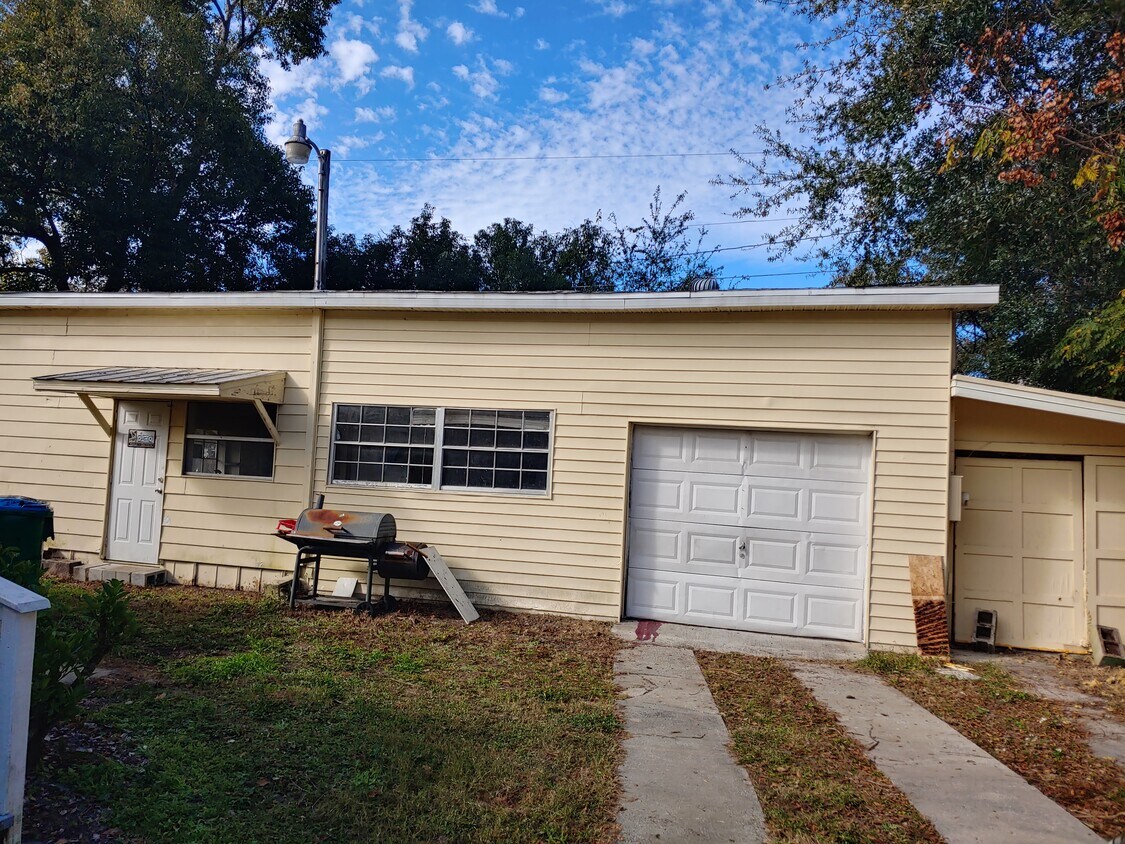 Primary Photo - 2532 S Oak Ave