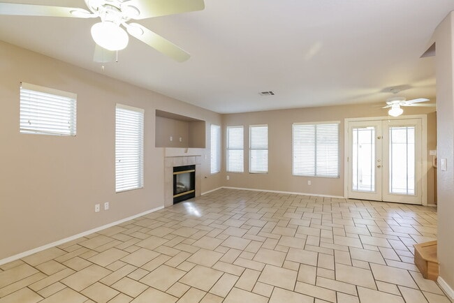 Building Photo - 55 Tanglewood Dr