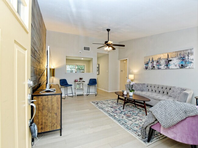 Foto del edificio - 6715 West Gate Blvd