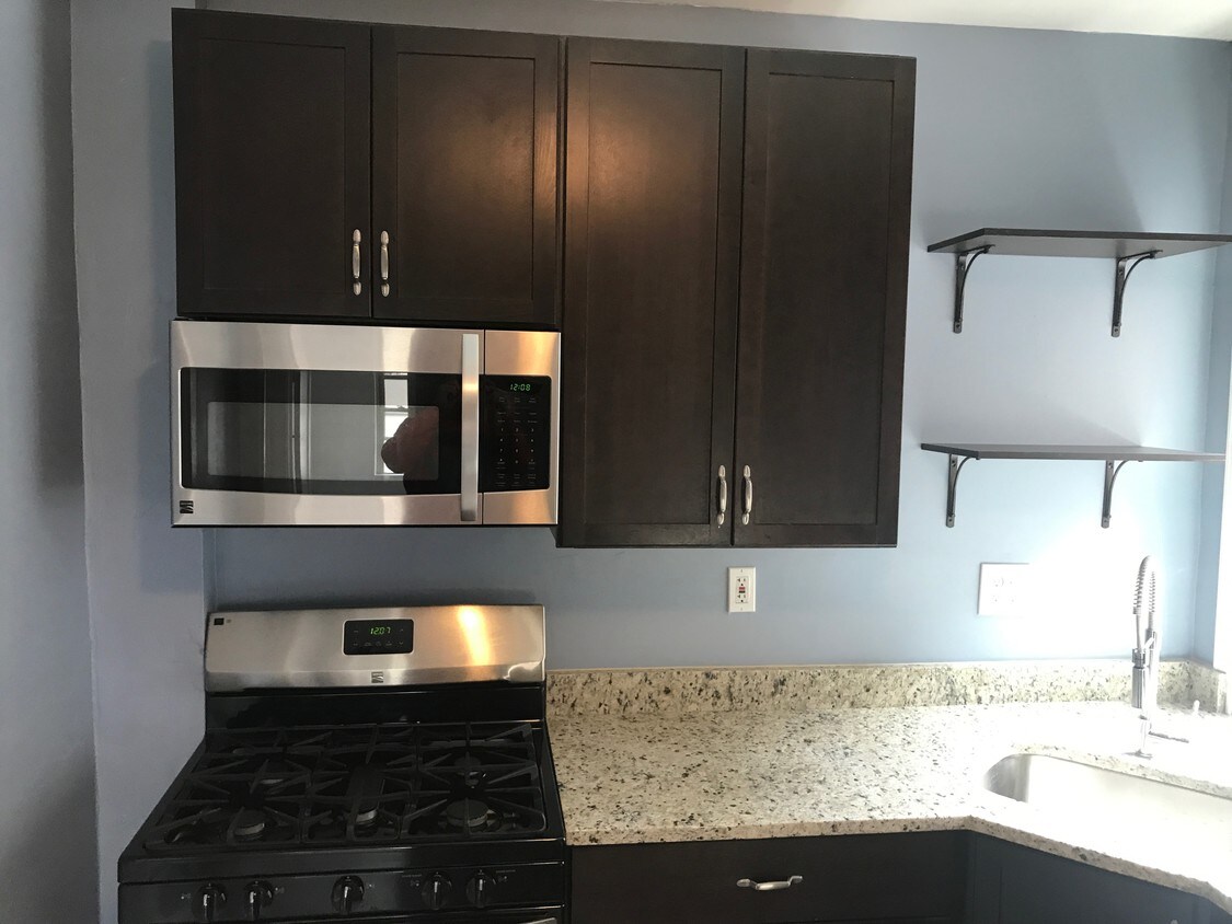 Foto principal - 3813 Lorain Ave