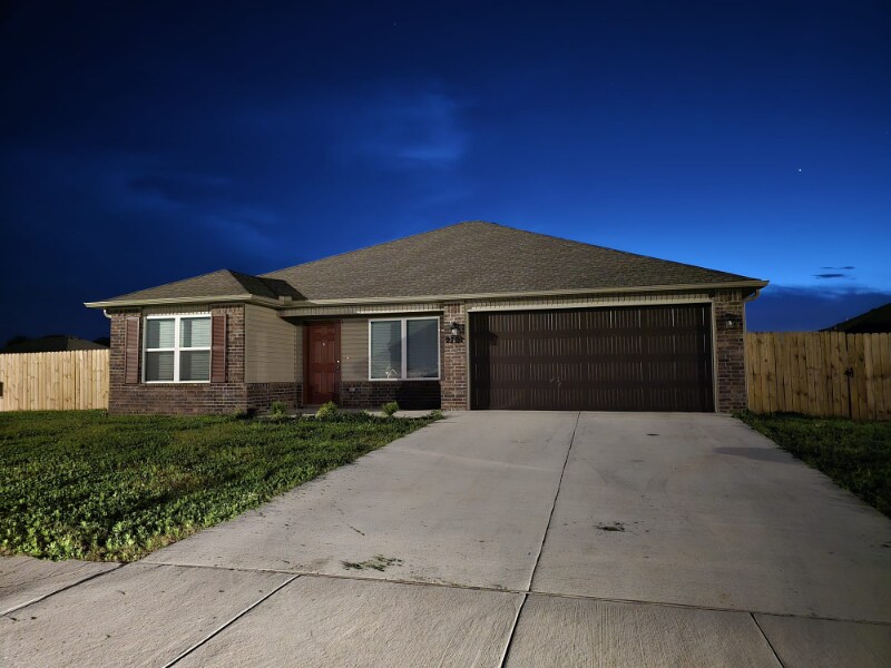 Foto principal - 2701 Murphy St