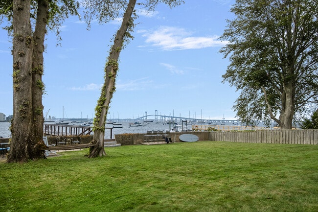 Building Photo - 58 Washington St