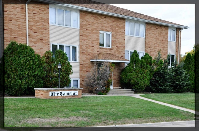 Exterior - Camelot Apartments