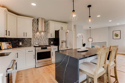 Building Photo - "Charming 3-Bed, 3-Bath Home with 1765 Sq Ft of Comfort in Excelsior!"