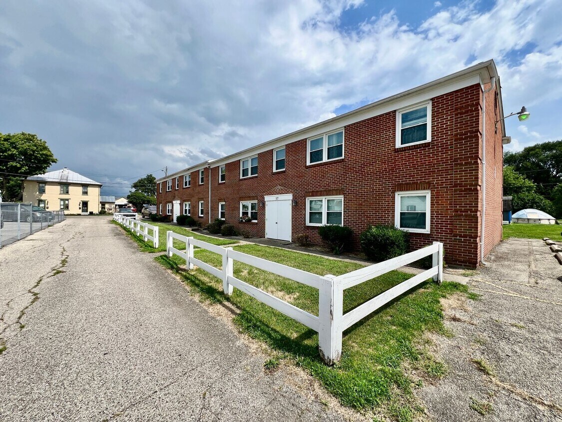 Foto principal - Charming, Stylish remodeled Trenton Apartment