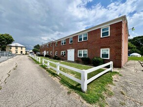 Building Photo - Unit 2 - 17 S first St