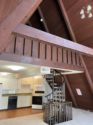 Building Photo - 3102 Alpine Dr