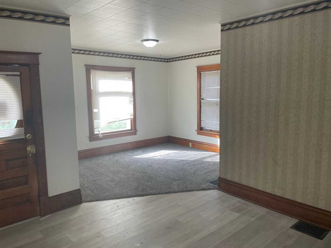 1130 S Newton St, Sioux City, IA 51106 House Rental in Sioux City, IA