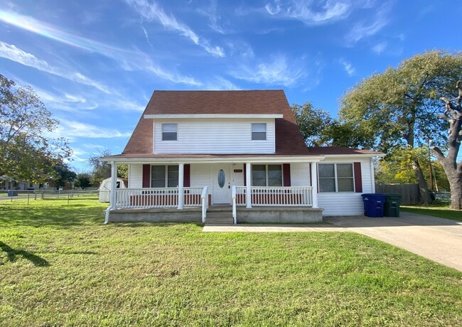 Building Photo - 2302 Post Oak Ave