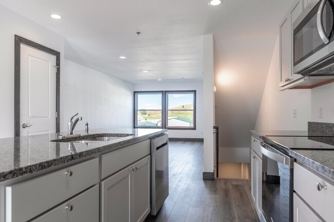Building Photo - 2961 Aspen Dr