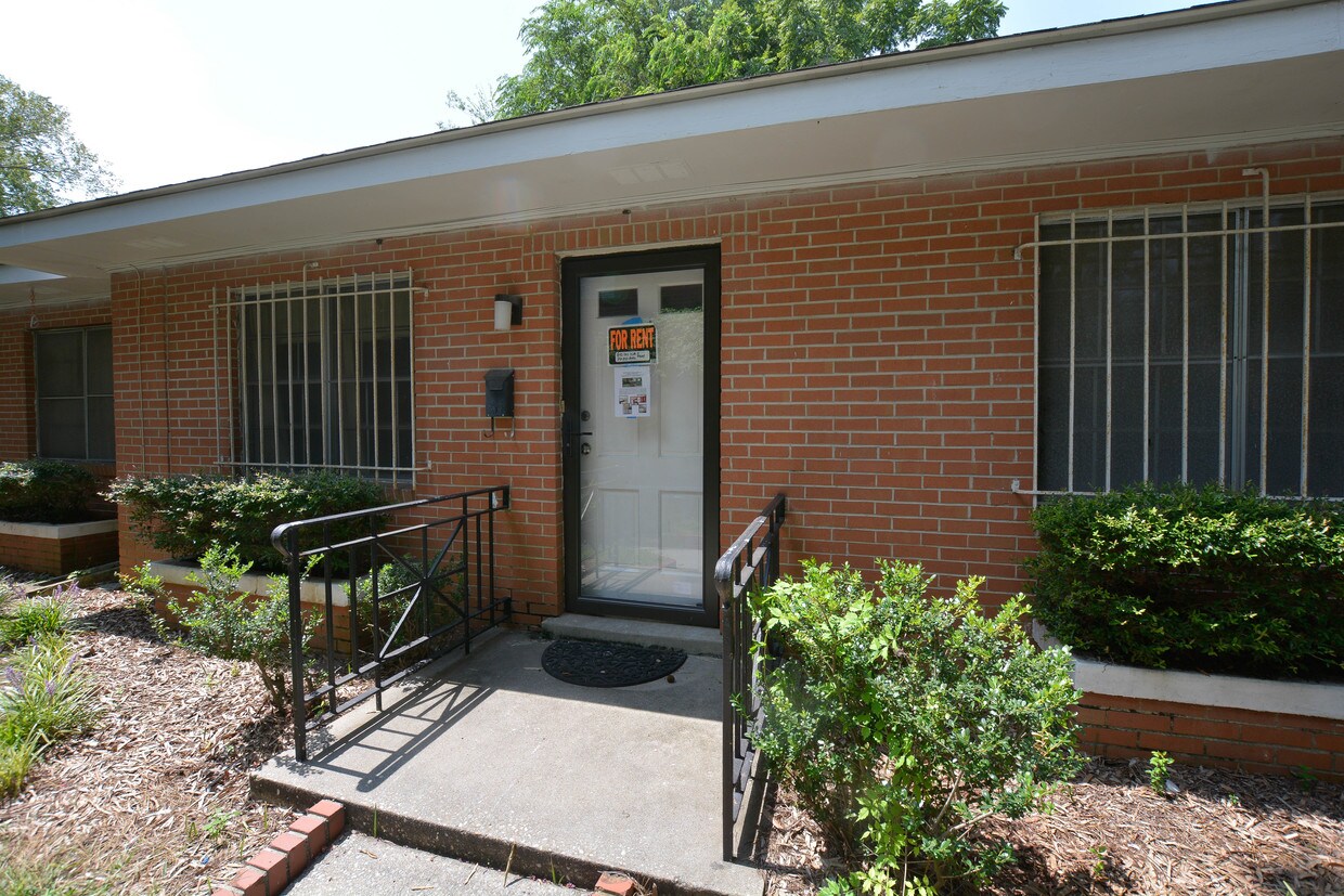 Primary Photo - 173 Rutledge Ave