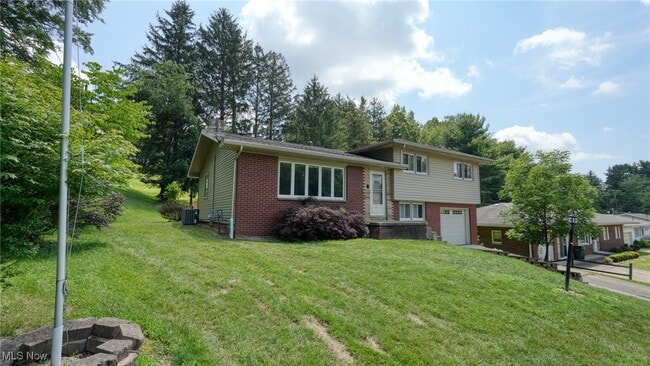 Building Photo - 1920 Clairmont Dr