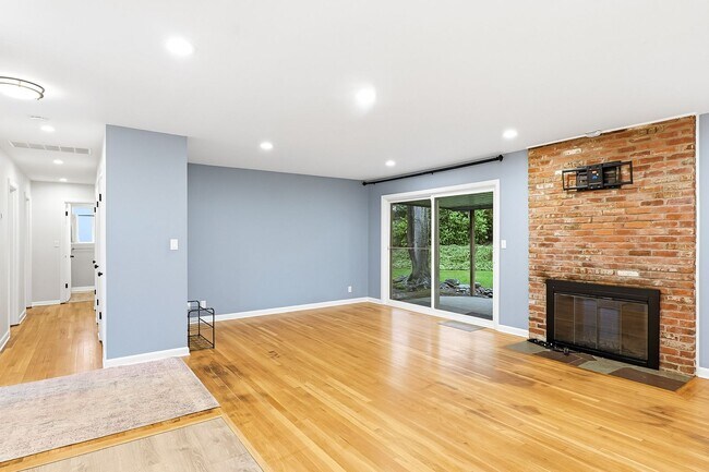 Building Photo - Charming One-Level 3 Bedroom/ 1.5 Bath Beaverton Home | Large ¼-Acre Lot