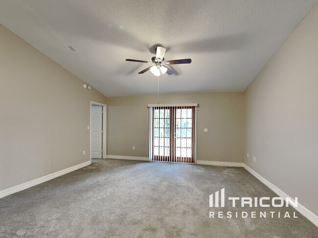 Foto del edificio - 3208 Cherry Hill Cir S