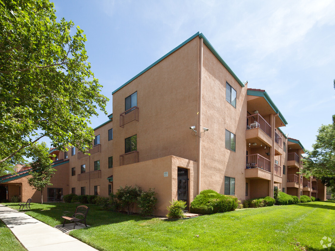 Exterior - Sandia Vista Senior Living