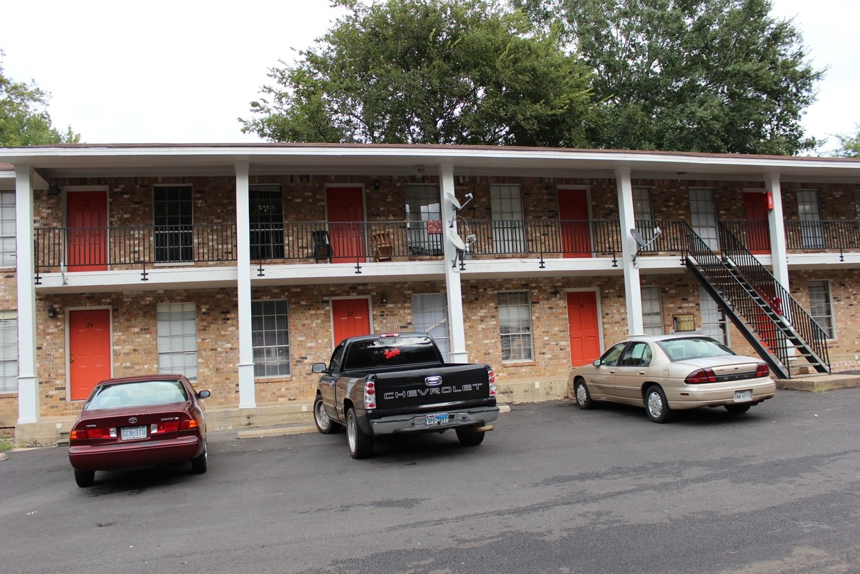 Primary Photo - Fredonia Apartments