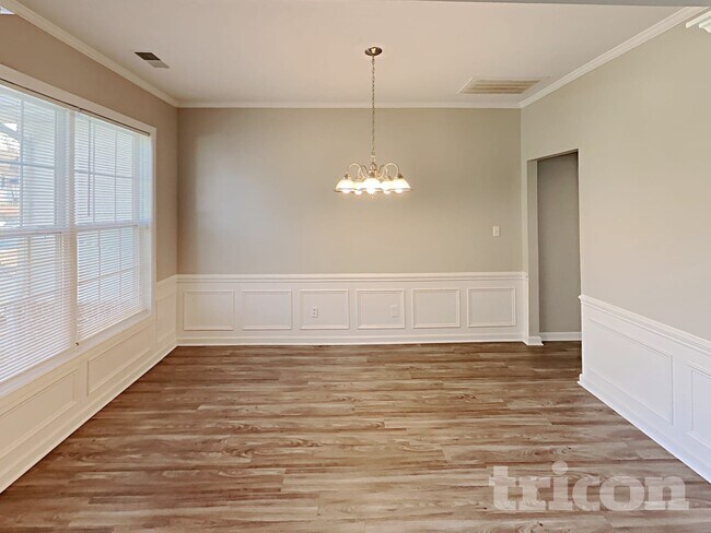 Foto del edificio - 1324 Pondhaven Dr