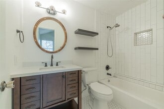 Building Photo - 1411 Gracy Farms Ln