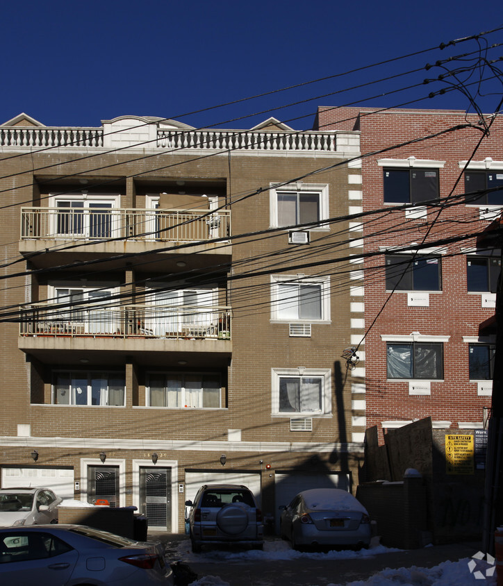 Building Photo - 88-29 53rd Ave