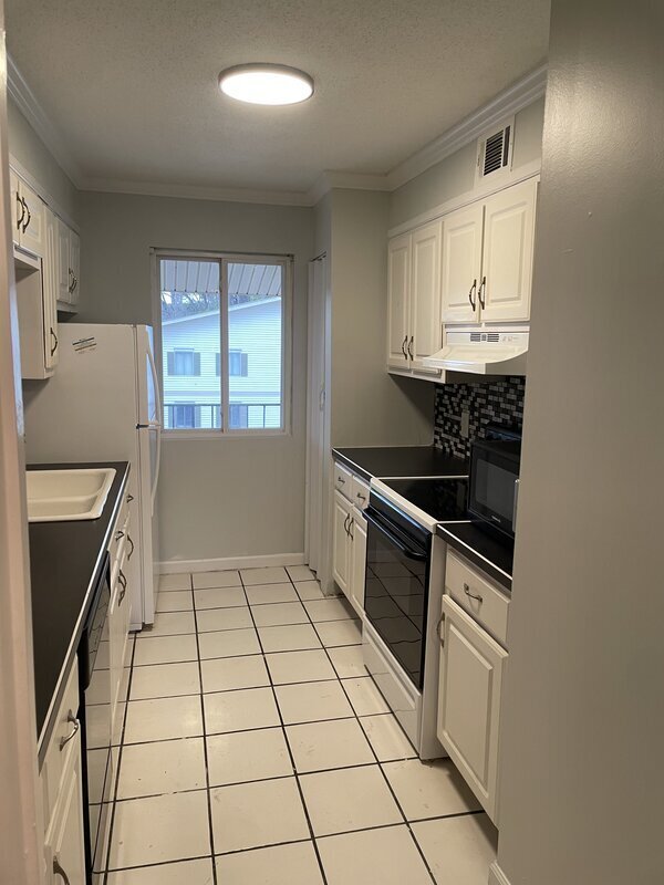 Building Photo - 1208 Bush River Rd