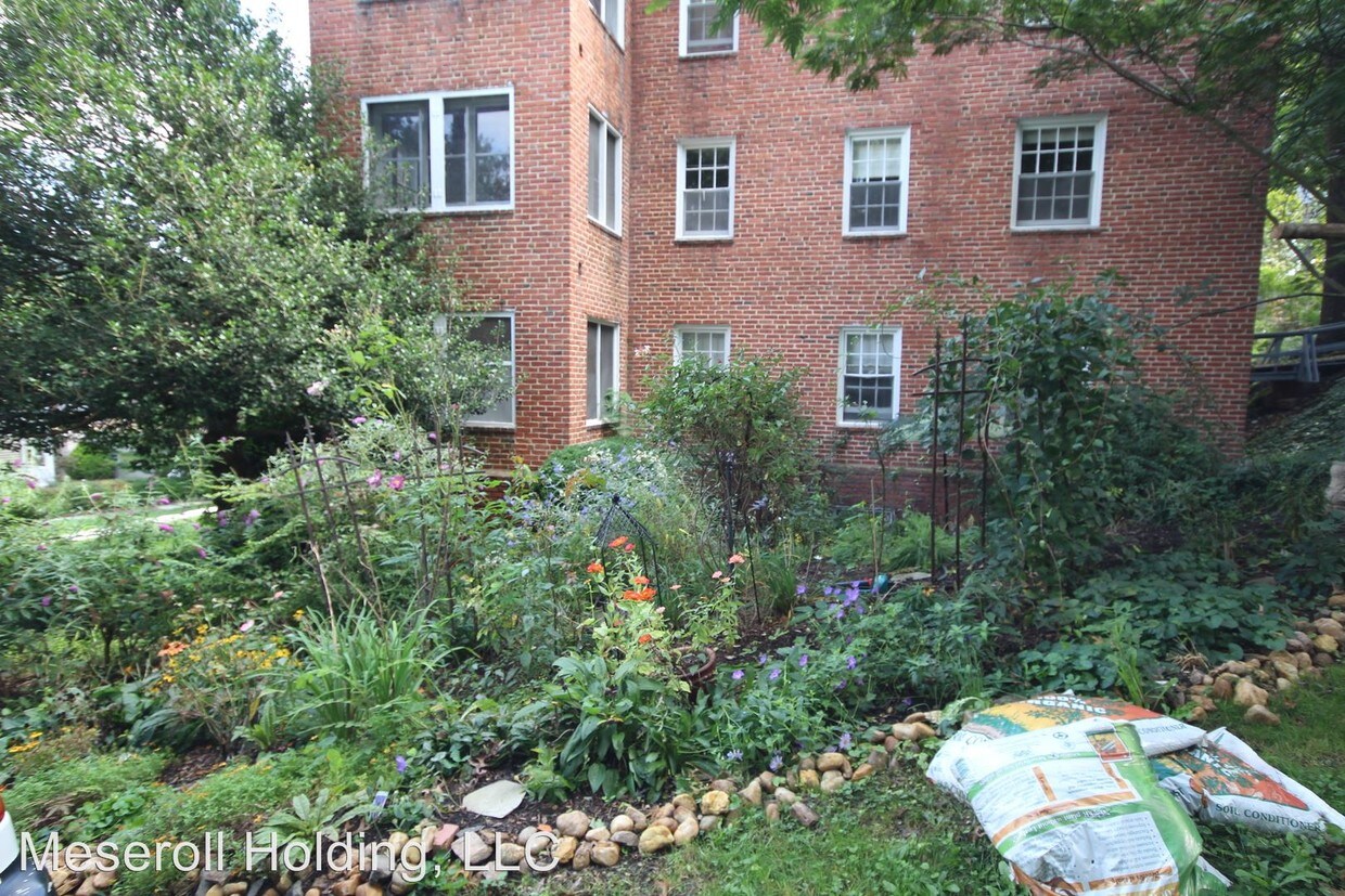 Primary Photo - 635 Colorado Ave