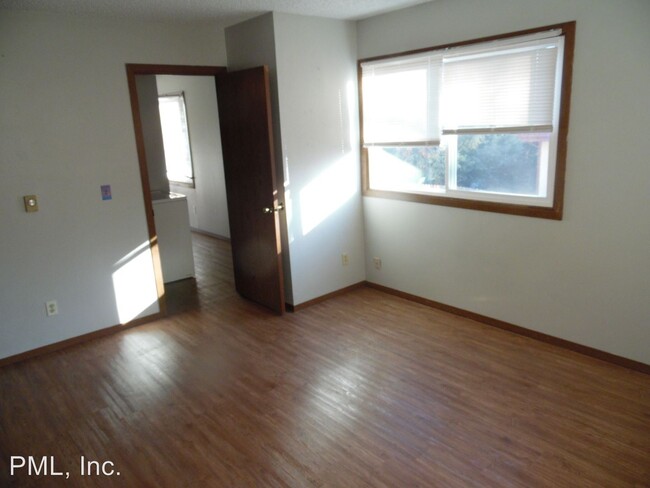 Building Photo - 1239 Hunter Ct