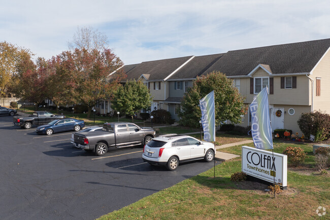 Foto del edificio - Colfax Townhomes