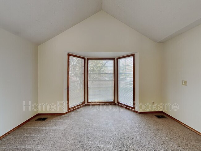 Foto del edificio - 1024 E Brierwood Ct