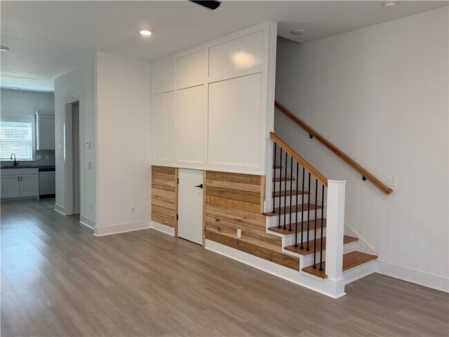Foto del edificio - 1349 S Duncan Ave