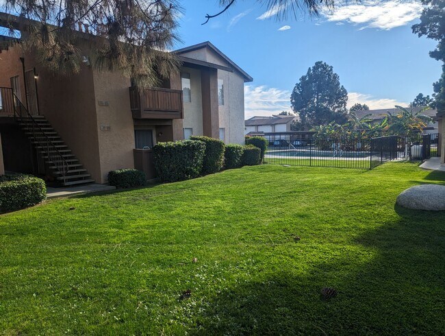 Foto del edificio - 730 James Rd