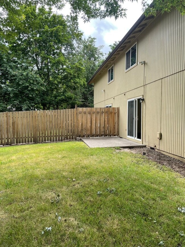 Foto del edificio - 4932-4942 Elkhorn Ct SE Salem, OR 97317