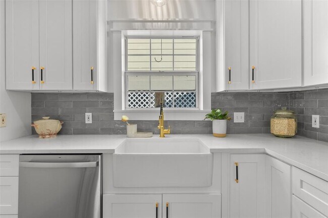 Foto del edificio - 2123 74th St