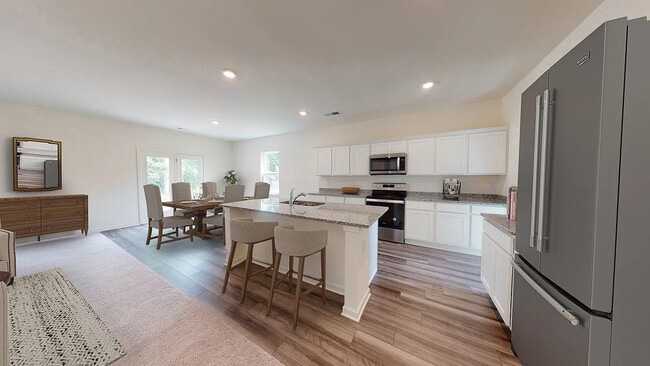 Building Photo - Room in House on Feldman Chase