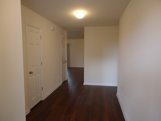 Building Photo - 30 Miller Park Cir