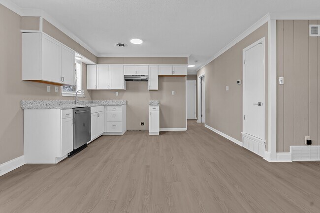 Building Photo - 8254 Whitebrook Dr