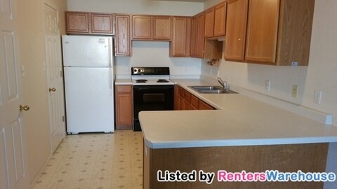 Building Photo - 2041 Oak Leaf Trl