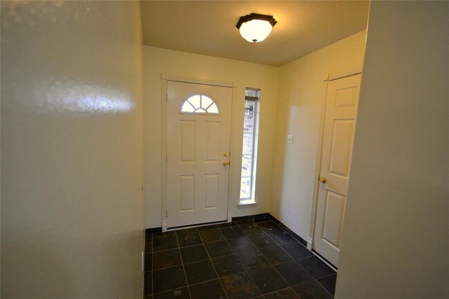 Foto del edificio - 19319 Otter Trail Ct