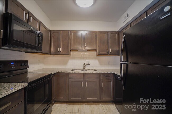 Foto del edificio - 2622 Park Rd
