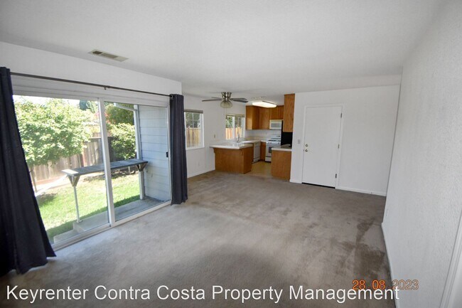 Foto del edificio - 2 br, 2 bath House - 4231 Cowell Rd. #B