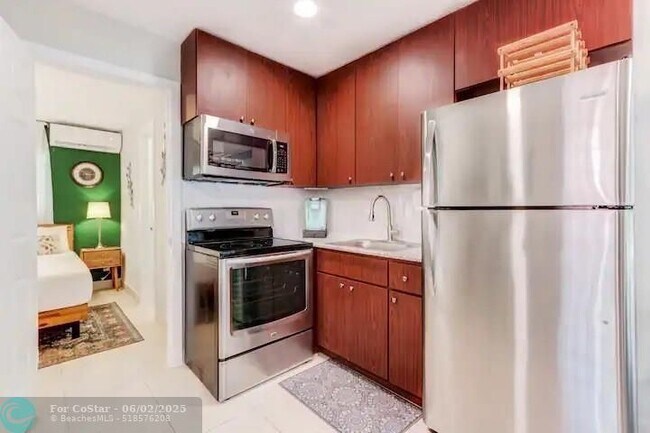 Foto del edificio - 74 NE 5th St